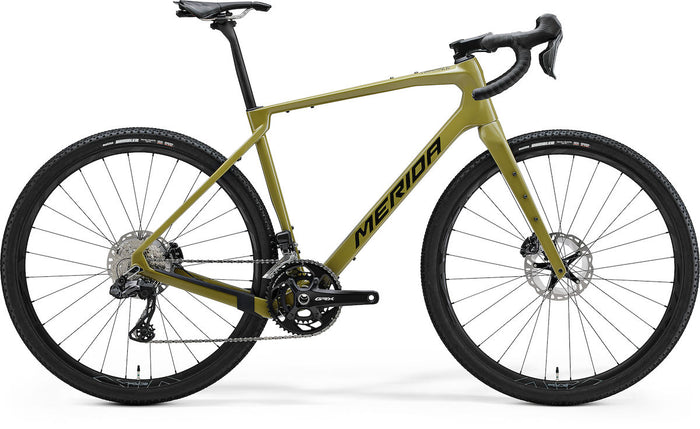 MERIDA SILEX 8000 II1 – Gravelbike, Carbon, Shimano GRX825 Di2, Low Key Green (Gold/Black)