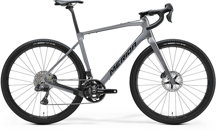 MERIDA SILEX 8000 II1 – Gravelbike, Carbon, Shimano GRX825 Di2, Gunmetal Grey (Black/Titan)