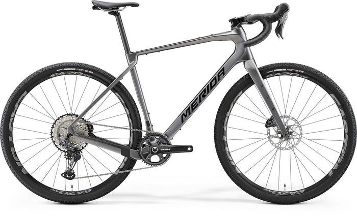 MERIDA SILEX 7000 II1 – Gravelbike, Carbon, Shimano GRX822, Gunmetal Grey (Black/Titan)