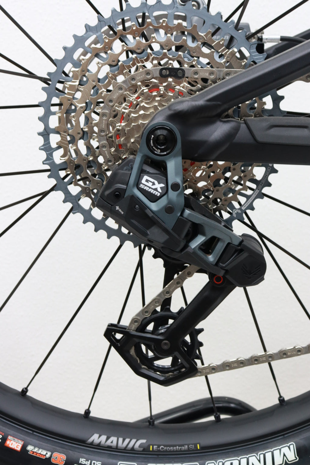 Mondraker SLY RR – Bosch SX – GX Transmission–eMTB Fully