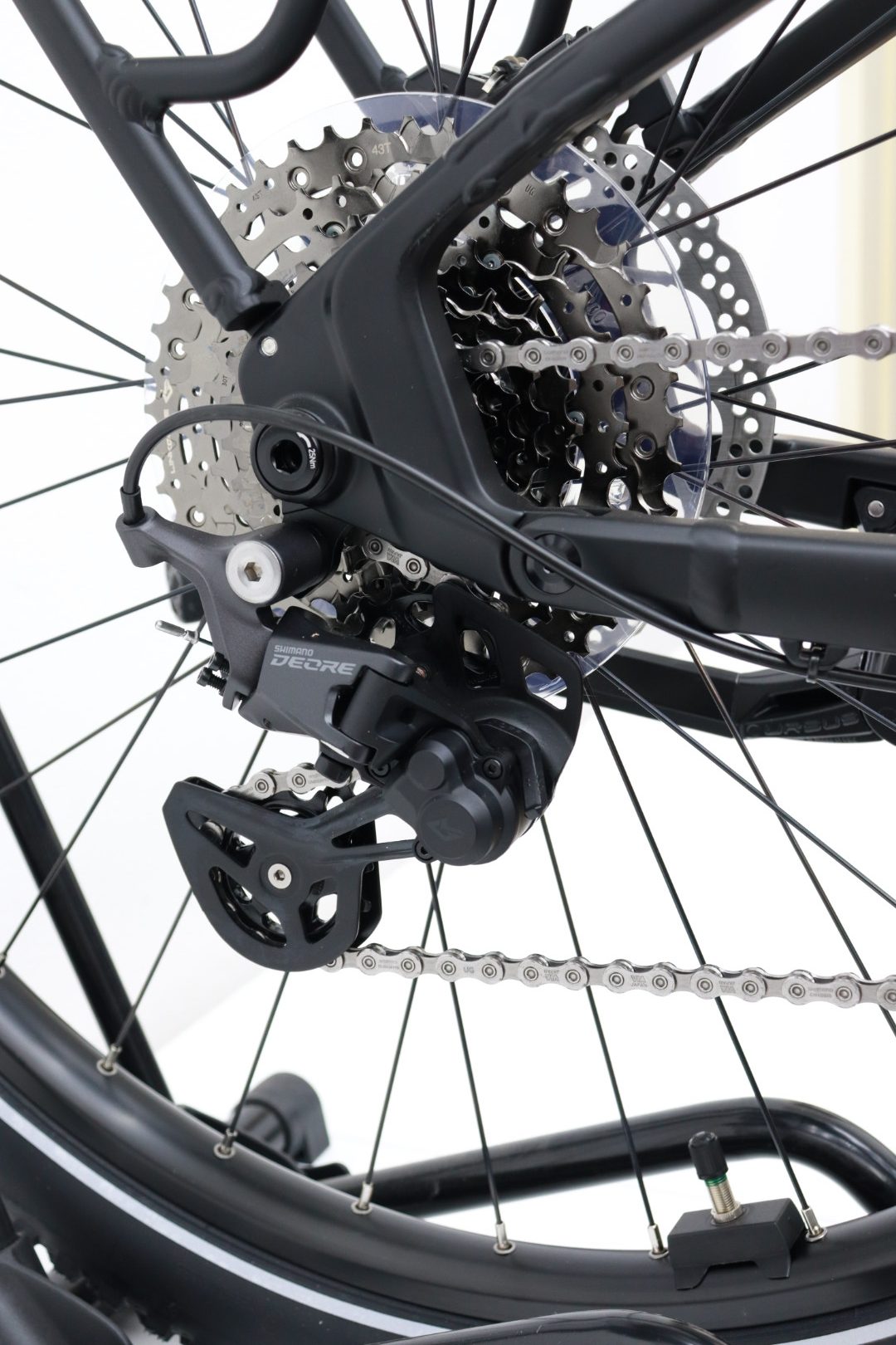 VICTORIA PARCOURS 4 E-Bike Fully|Bosch CX 85Nm|625 Wh|Tiefeinsteiger| – Bild 3